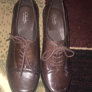 Clarks bendable brown booties